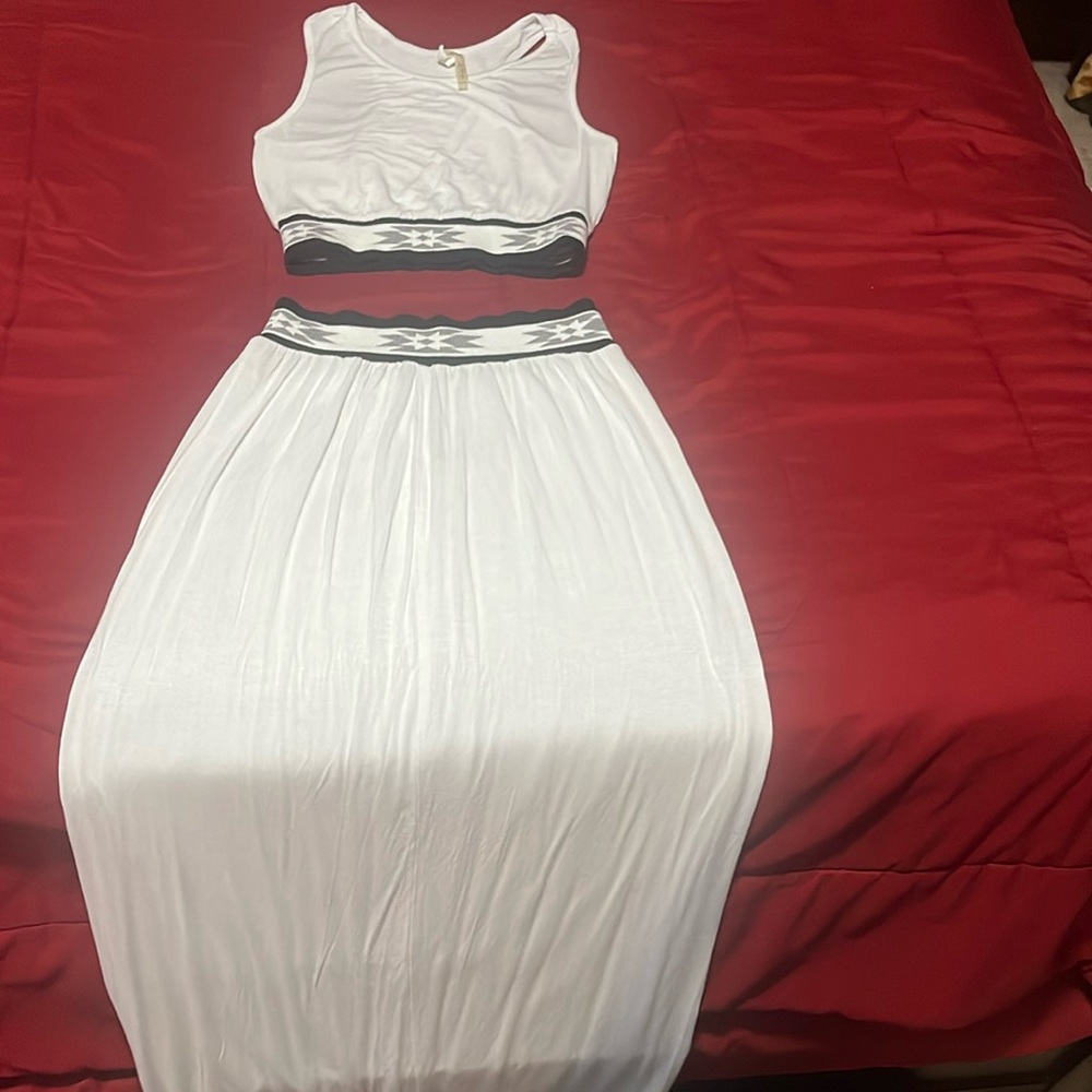 White two piece skirt set. Size medium worn twice only